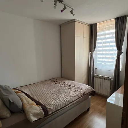 Pejton House Διαμέρισμα