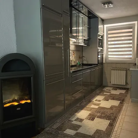Apartment Pejton House *