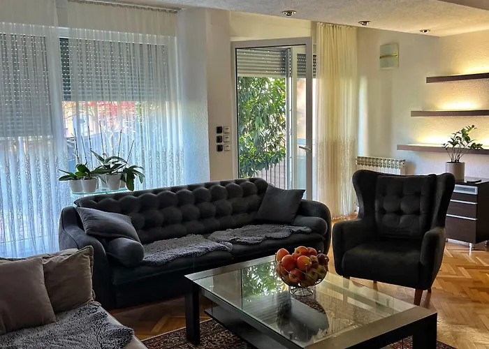 Pejton House דירה